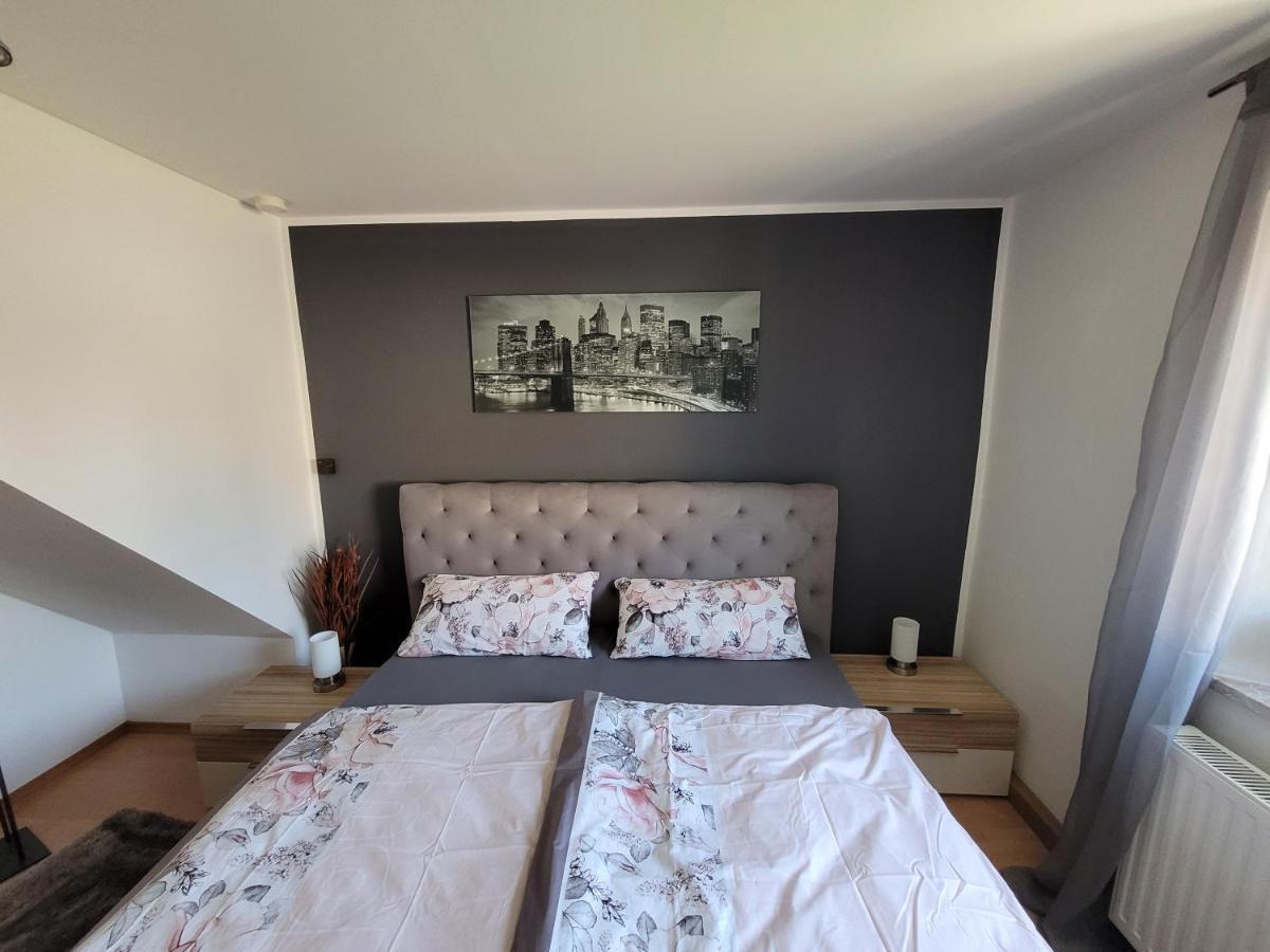 Ferienwohnung Melanie Wackersdorf Bagian luar foto